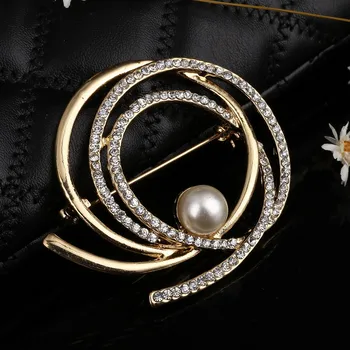 MINHIN мода перлата брошки за жени златист цвят кръгли приказно брошки и игли луксозен сватбен костюм брошка